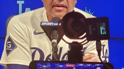 패배에 뿔난 로버츠 감독, 헬멧 두드린 김혜성에게도 “챌린지하기 좋은 상황 아니었다” [MK현장]