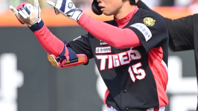 이래서 FA 최형우 붙잡지 않았나...찾아온 기회 3할6푼4리로 응답, 19살 최대 수혜주 등장했다