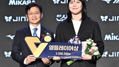 감독 경질로 우승 놓친 도로공사, 사상 첫 3년 연속 신인선수상 배출로 위안