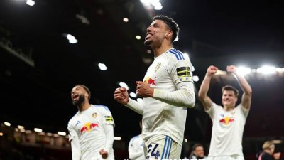 ‘토트넘 어쩌나’ 리즈, 맨유 원정서 2-1 승리..강등권 6점 차