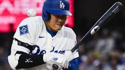 추신수는 대체 어떻게 한 거야? 오타니, '맞고 또 맞을 뻔'....아찔한 순간 속 47G 연속 출루 달성, '쉽지 않네'