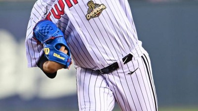 ‘송승기 호투+오스틴 결승포’ LG, 롯데 꺾고 7년만의 8연승 질주