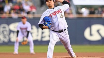 '0.59' 이건 선동열 '방어율'이잖아!…LG 국대 좌완, '엘롯라시코' 6이닝 무실점 쾌투→시즌 2승은 무산 [잠실 현장]