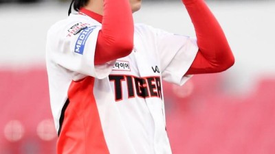 '고작 138㎞?' 이래서 KIA 국내 1선발이다, 38살 대투수의 생존법…이동걸 코치님께 배웠습니다