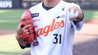 볼넷만 안 주면 1군 붙박이 한화 팬들의 '웃픈' 환영 인사…첫날부터 빠르게 녹아든 군필 좌완, 마운드에 활력소 될까