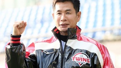 자택서 턱걸이하다 떨어져 LG 송지만 코치, 발가락 골절로 1군 말소…김용의 코치 콜업 [잠실 현장]