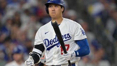 이건 대체… 오타니 타석, 투구 직전 마운드로 뛰쳐 나간 포수…대체 무슨 일?