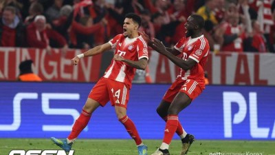 '7골 난타전' 바이에른, 레알에 4-3 승리→합산 스코어 6-4로 UCL 4강 진출...'카마빙가 퇴장+김민재 결장'