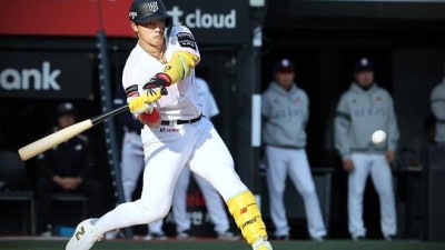 프로야구 kt 어쩌나…안현민·허경민, 햄스트링 부분 손상 진단