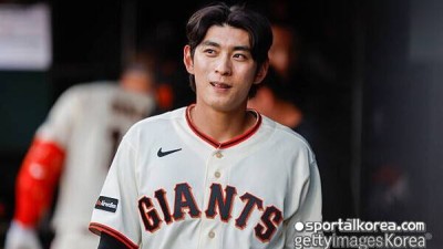 '타율 0.213·OPS 0.636' 심각한 부진 겪는 이정후, 이제 수비 부담까지 안아야 하나? 중견수 베이더 부상...우익수에서 중견수로 옮길 가능성 ↑