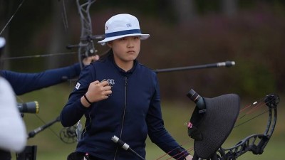 '올림픽 3관왕' 무너지고, 중학생이 올라왔다…한국은 임시현도 탈락하는 나라→韓 양궁에 '이름값'은 없다