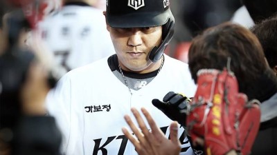'16억 주고' 잡은 FA 포수, 홈런-타점 당당히 1위! 프로 19년 만에 이런 봄 없었다…그런데 왜 그냥 지나가는 자리 말했나 [수원 인터뷰]