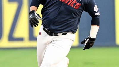 노시환처럼 터질 수 있나? '도박 듀오' 돌아오면 한동희 자리는…3루 아니면 의미없다 단호한 김태형 감독의 일침 [부산포커스]