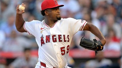 세계 최초의 투수 5G ERA 0.28 상상초월 완벽투…MLB 새 역사까지 만들었다