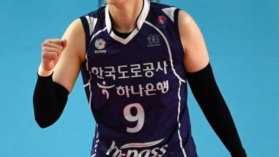 '클러치 박' 도로공사 돌아왔다! 영입 공식 발표…다시 함께 하게 됐습니다 [오피셜]