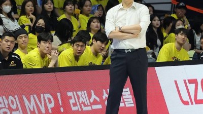 LG, 1위팀 역대 최초로 PO '전패 탈락'…조상현 다 감독 책임