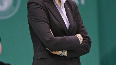 [단독] ‘여자농구 레전드’ 정선민 하나은행 코치, 선수 대상 부적절한 성적 발언 논란…사퇴 의사 전달