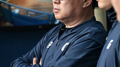 김태형 롯데 감독 원래 옥수수 수염차가 이렇게 쓴가? [부산 현장]