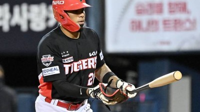 [오피셜] KIA 대형 악재 발생…'햄스트링 부상' 카스트로, 6주 진단 대체 외인 영입해야 하는 상황