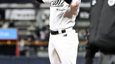 강민성 끝내기! 1루심 퇴근콜에 다잡은 승리 놓칠뻔…'야구는 9회말 2아웃부터' LG 잡고 KT가 웃었다 [수원리뷰]