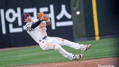 수비는 확실해진 롯데 ‘복덩이’, 아직 주춤한 방망이…타격만 살아나면 된다 [SS스타]