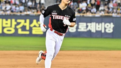 KIA, 11년 만에 '토종 50홈런' 배출하나…이게 김도영이야? 위즈덤이야? 꽃감독 '4도영’ 파격 선택 옳았나