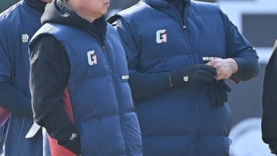 '타격 부진' 한동희에 조언? 김태형 프로인데 무슨 이야기를 하나→최준용 휴식, 김원중이 뒤에 나선다