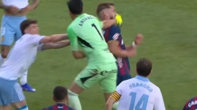 퇴장 명령 후 분노의 주먹질… 상대 얼굴 가격한 안드라다, 13경기 출전 정지 징계에도 실효성 없다?
