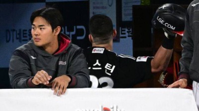 헬멧 집어 던졌던 '꽈당' 오스틴의 눈물, 동료들이 닦아준 '기적의 8회' [유진형의 현장 1mm]
