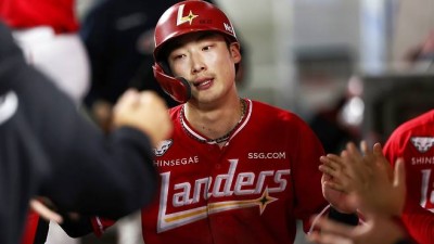 한화에 5회까지 퍼펙트 수난→류현진 선배 공이 너무 좋아서... 기습번트에 적시타까지, 최지훈 한화 울렸다 [대전 현장]