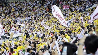 '두산 신기록, 하루 만에 따라잡았다' LG 홈 9경기 연속 매진 기록 최다 타이! KBO 새 역사도 보인다 [잠실 현장]