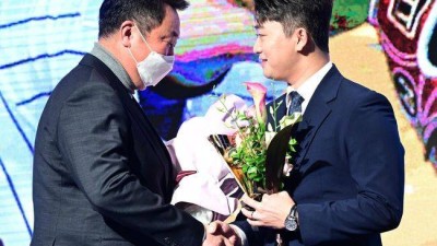 ‘고우석 LG 복귀 협상’ 잘 안풀리나, 차명석 단장 미국으로 떠났다…고우석 아내는 서울에