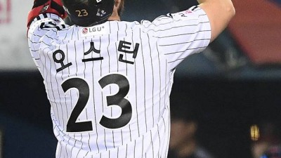 “사이클링 히트 아쉽지만 팀 승리 보탬될 수 있어 기뻐”…3안타 1홈런 5타점 맹타로 LG 3연승 이끈 오스틴의 미소 [MK잠실]
