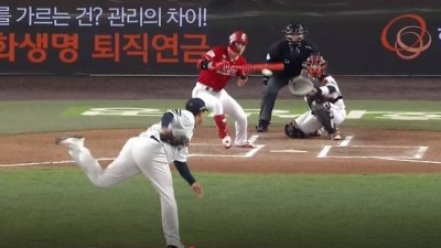 미국은 그럴 때 번트 안 댄다, 근데 한국이니까 김경문은 SSG를 비난한 걸까 [신화섭의 스포츠 인사이드]