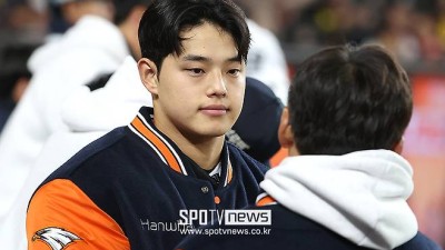 문동주의 눈물은 어떤 의미였을까… 투수 잡아먹는 악명 높은 수술, 한화 초긴장 상태로 기다린다