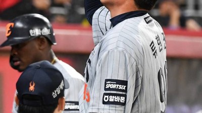 왜 우냐? 문동주 쇼크, 왜 류현진은 통증 참으라 했을까…'잃어버린 6㎞' 인간 승리의 조언