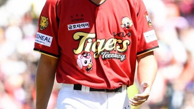 KIA 멱살 잡고 끌고 가야 될 선수인데, 스스로 더 작게 만들어요[인터뷰]