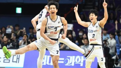 8억 허훈, 4억 5천 허웅, 4억 송교창·최준용, '염가 계약'이었나? 빅4 모두 터진 '슈퍼팀' KCC, 소노 꺾고 2연승
