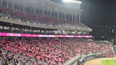 '11실점' KIA 3연속 루징시리즈, 팬들도 '썰물처럼' 일찌감치 야구장 빠져나갔다…무기력해 타이거즈 레전드도 지적 [광주 현장]