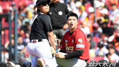 '던질 수 있습니다' 강습 타구 맞고도 끝까지 던졌다...교체 사인에도 마운드 지킨 김태형의 투혼