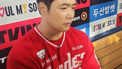 '90도 인사'에 돌아온 야유, 오랜 만이었는데 이적 후 첫 친정 방문... 반응은 싸늘-'반등 신호탄' 결과는 만족 [잠실 현장]