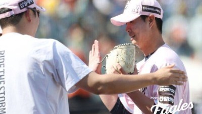 '와 韓 최초' 한화 무명 사이드암 대반란, 대체 이런 선수가 왜 뽑히지 않았나…첫 승 축하한다, 어려운 시기에 완벽했다 [MD대전]