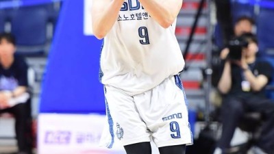 호텔 한 층이 욕설로 가득할 정도로... 통한의 역전패로 침울했던 순간, '캡틴' 정희재 리더십 빛났다 [부산 현장]
