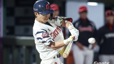 5월 타율 ‘4할’→살아난 ‘롯데 복덩이’…부산 갈매기 ‘2년차’ 전민재, 내야 핵심 ‘우뚝’ [SS시선집중]