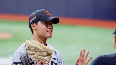 '선발 정우주' 4이닝 4K 1실점, 안우진에 판정승... 더 잘 던질 것 달 감독 신뢰에 답했다 [고척 현장]