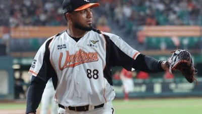 'ERA 1.13' 삼성 라이온즈 '가을 영웅', 대만서 대기록 주인공 등극…7이닝 1실점 호투→CPBL 최초 구단 2000승 일궈냈다