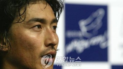 안정환 수원 삼성에서 은퇴하려 했는데…해트트릭 하고도 부상 중인 2군 선수 기용, 안 떠나겠나?→이정효 감독 앞에서 고백