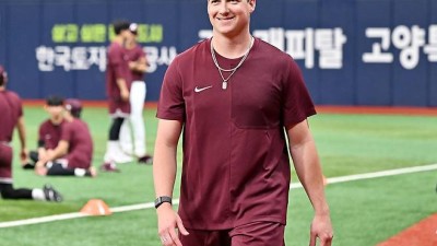 '미국보다 한국!' 로젠버그, 마침내 왔다…LG 오스틴과 재대결 기대된다 [고척 인터뷰]