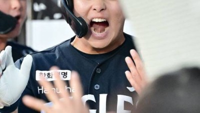 '벌써 8호' 한화 1위 등극, 거포 돌멩이 변신 저는 홈런타자 아니라…형들보다 안타 더 많이 치겠습니다