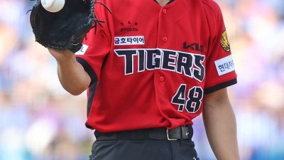 '또 패전' 위기의 KIA 좌완 에이스, 왜 웃었을까…어떻게든 살린다 모두의 마음 통했다